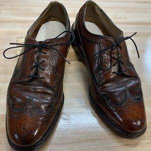 Tan/brown wing tips